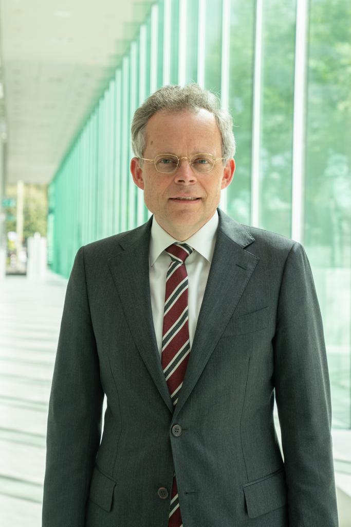 mr. W.L. Valk