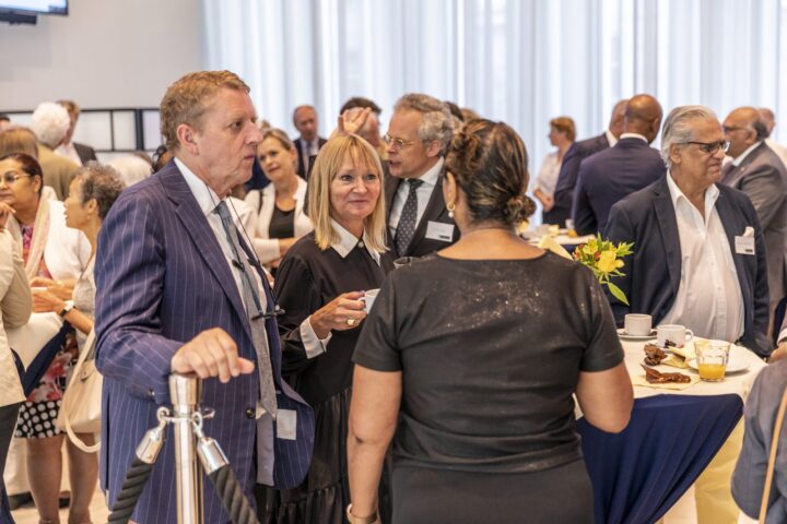 Napraten tijdens de borrel
